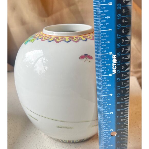 Antique Famille Hand-Painted Chinese Porcelain Vase 7" with Mark White Pink Gree - Picture 10 of 16